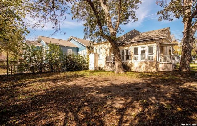 1820 E Houston, San Antonio, TX 78202