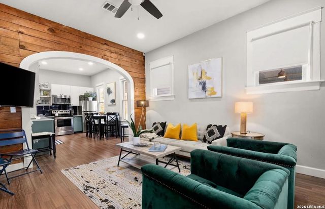 1820 E Houston, San Antonio, TX 78202