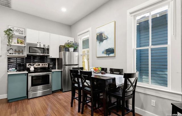 1820 E Houston, San Antonio, TX 78202