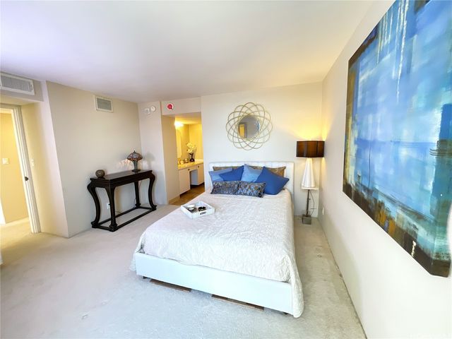 1650 Ala Moana Boulevard 3405, Honolulu, HI 96815