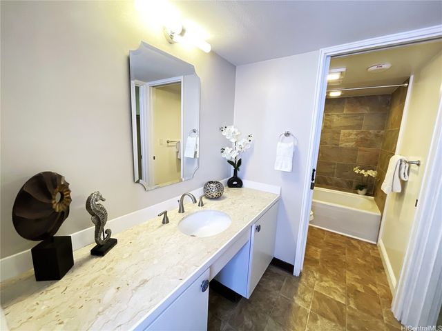 1650 Ala Moana Boulevard 3405, Honolulu, HI 96815