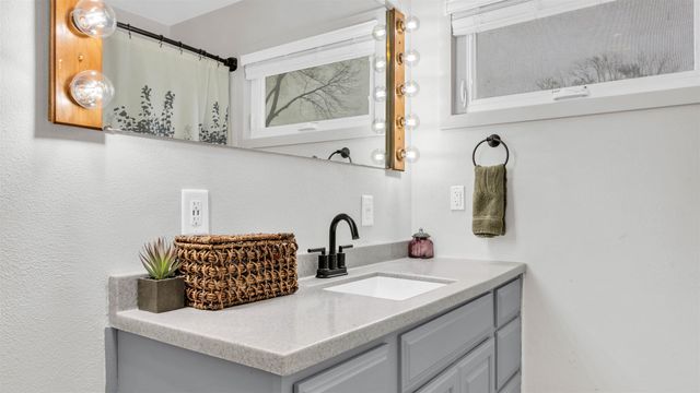 3105 Ansborough Avenue, Waterloo, IA 50701