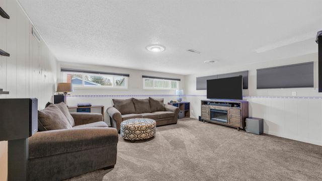 3105 Ansborough Avenue, Waterloo, IA 50701