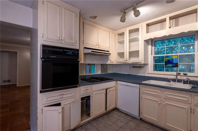 2291 Tuxedo Drive SE, Marietta, GA 30067