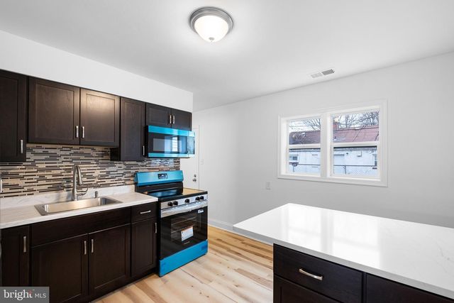 322 SHERIDAN DR, New Castle, DE 19720