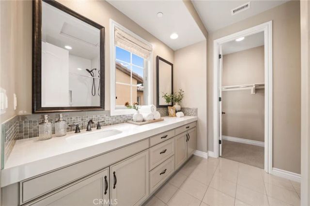 46 Shadybend, Irvine, CA 92602