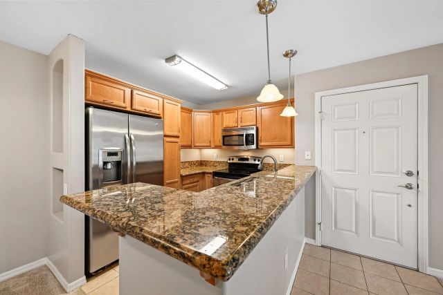 5252 Balboa Arms Dr 205, San Diego, CA 92117