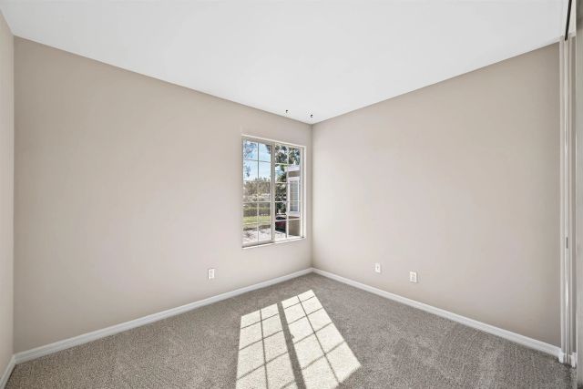 5252 Balboa Arms Dr 205, San Diego, CA 92117