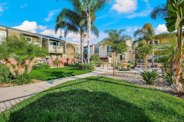 5252 Balboa Arms Dr 205, San Diego, CA 92117