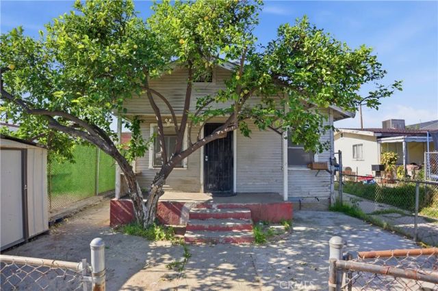 1123 S Kern, Los Angeles, CA 90022