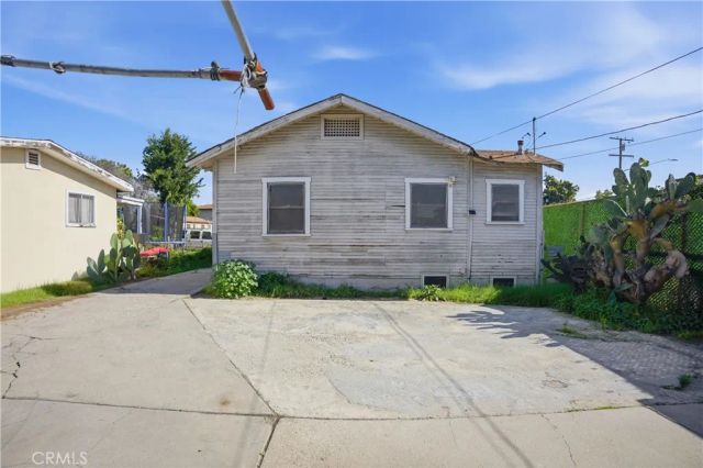 1123 S Kern, Los Angeles, CA 90022