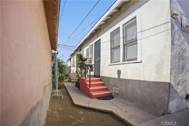 1123 S Kern, Los Angeles, CA 90022