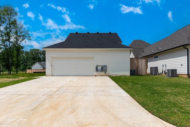 2121 Pecan Square Avenue, Shreveport, LA 71106