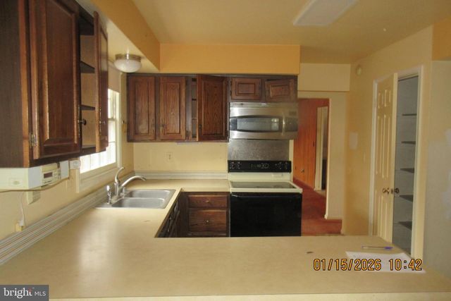 17236 FOUNDERS MILL DR, Rockville, MD 20855