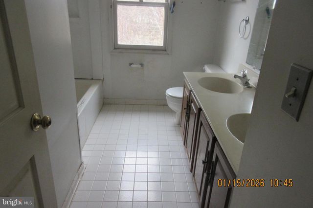 17236 FOUNDERS MILL DR, Rockville, MD 20855