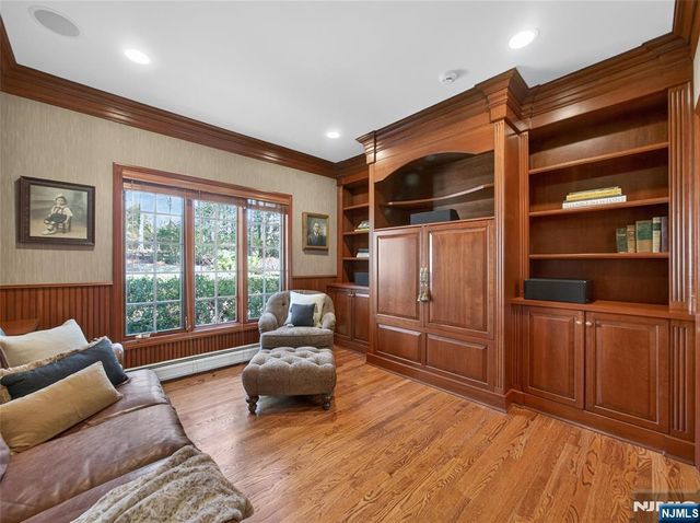 70 Hummingbird Court, Wyckoff, NJ 07481