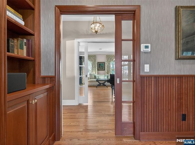 70 Hummingbird Court, Wyckoff, NJ 07481