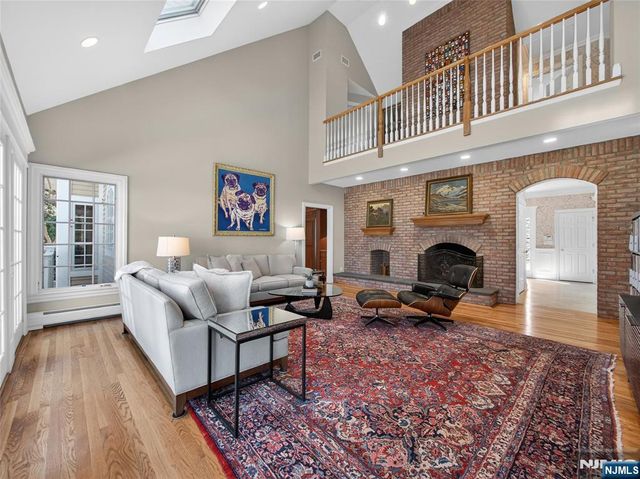 70 Hummingbird Court, Wyckoff, NJ 07481