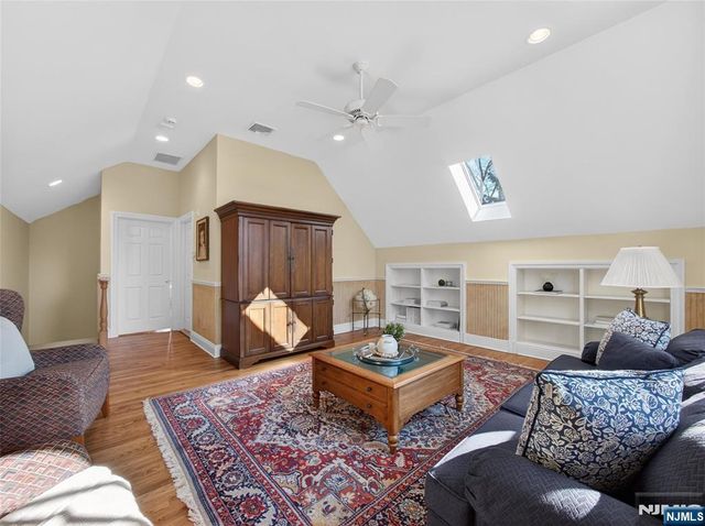 70 Hummingbird Court, Wyckoff, NJ 07481