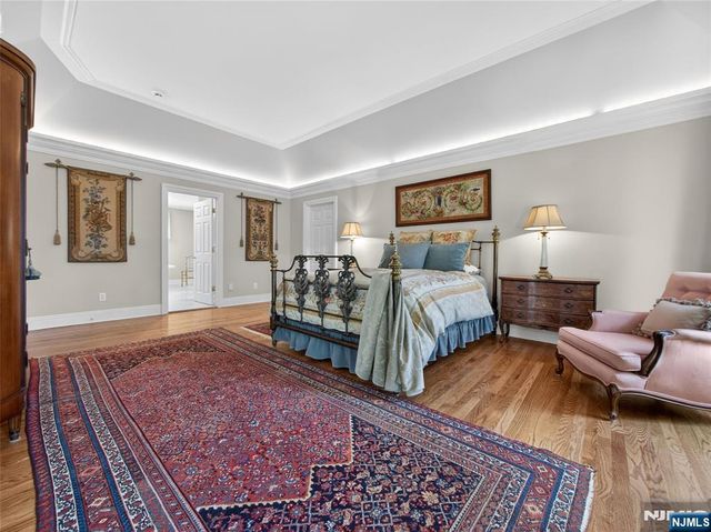 70 Hummingbird Court, Wyckoff, NJ 07481
