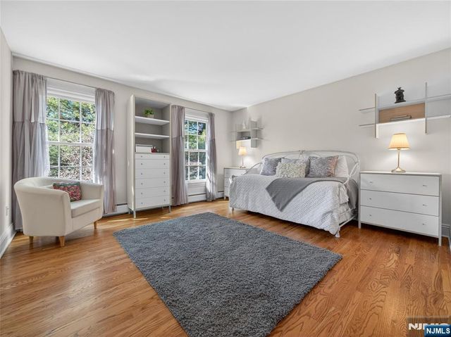 70 Hummingbird Court, Wyckoff, NJ 07481