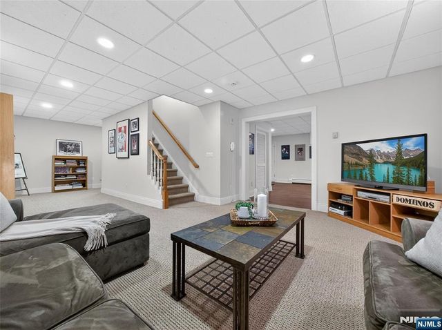 70 Hummingbird Court, Wyckoff, NJ 07481