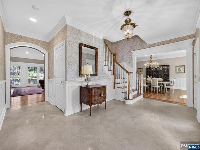 70 Hummingbird Court, Wyckoff, NJ 07481