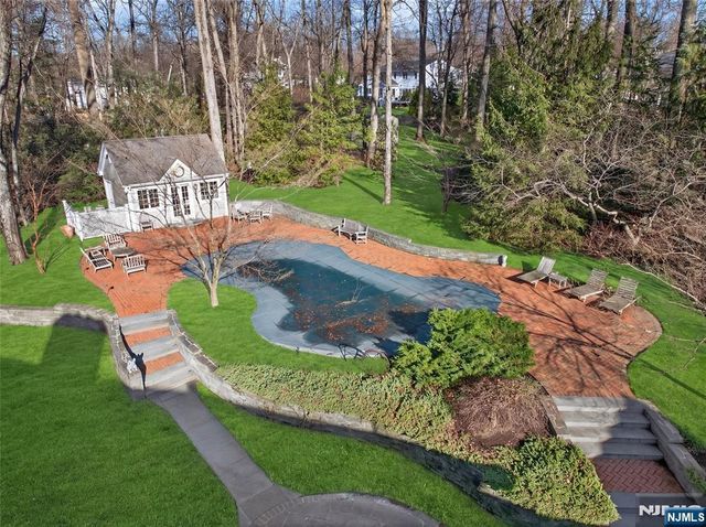 70 Hummingbird Court, Wyckoff, NJ 07481