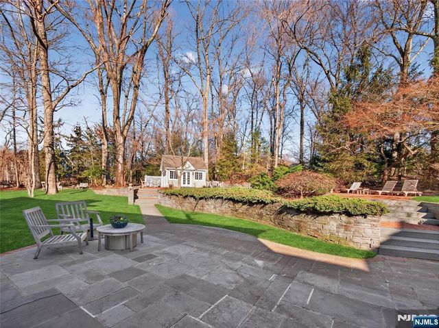70 Hummingbird Court, Wyckoff, NJ 07481