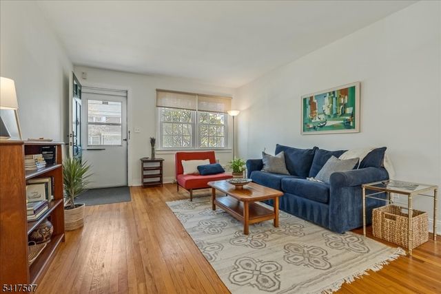 40 Meadowbrook Pl, Maplewood Twp., NJ 07040