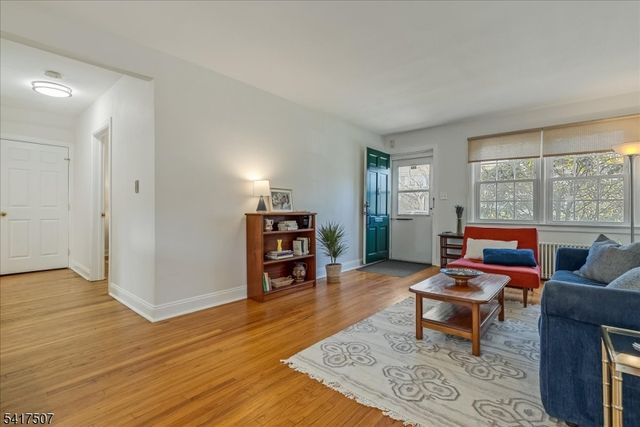 40 Meadowbrook Pl, Maplewood Twp., NJ 07040