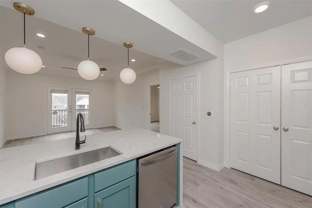 3102 Kings Road 2303, Dallas, TX 75219