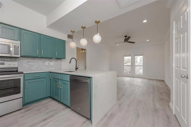 3102 Kings Road 2303, Dallas, TX 75219