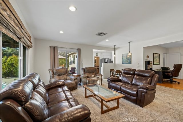 2937 Claremont Heights, Claremont, CA 91711