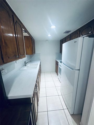 6302 Hanley Lane, Houston, TX 77016