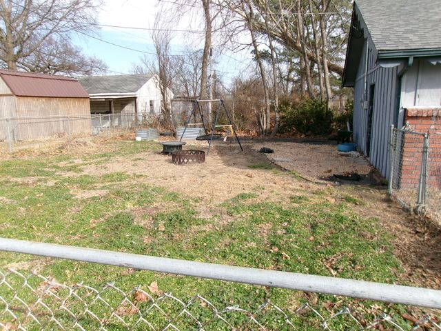 1302 NW E, Miami, OK 74354