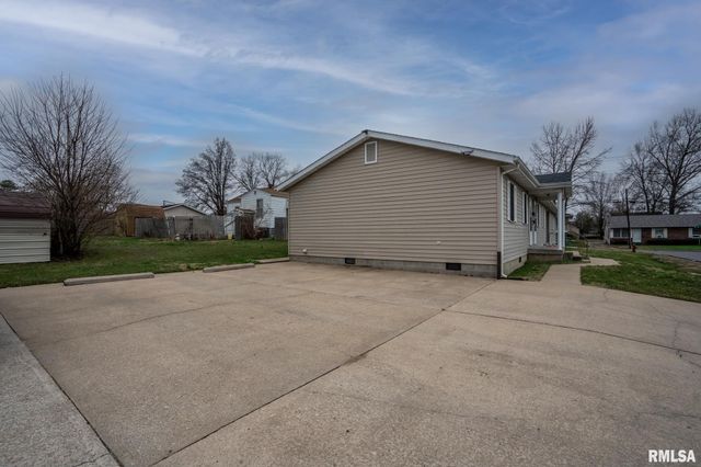 310 W 9TH Street, Johnston City, IL 62951