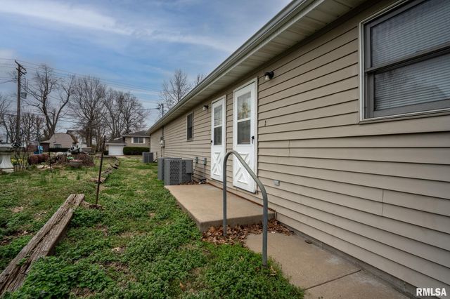 310 W 9TH Street, Johnston City, IL 62951