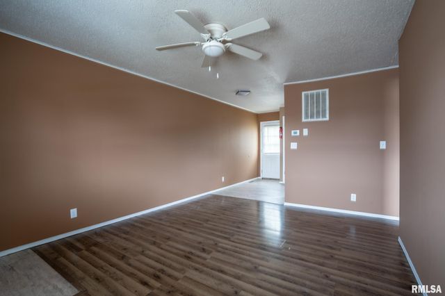 310 W 9TH Street, Johnston City, IL 62951