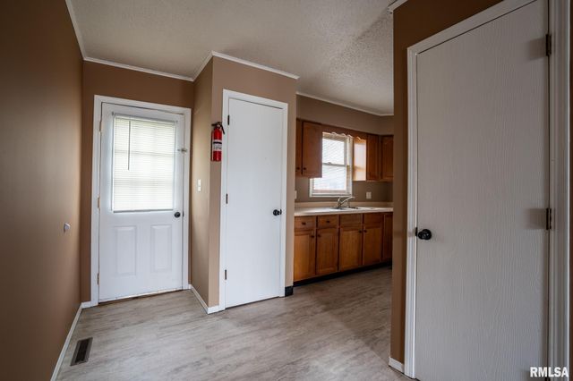 310 W 9TH Street, Johnston City, IL 62951
