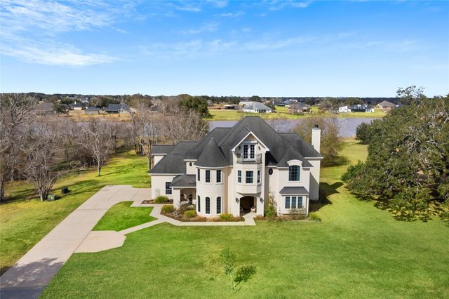 414 Lakeland Circle, Rosharon, TX 77583