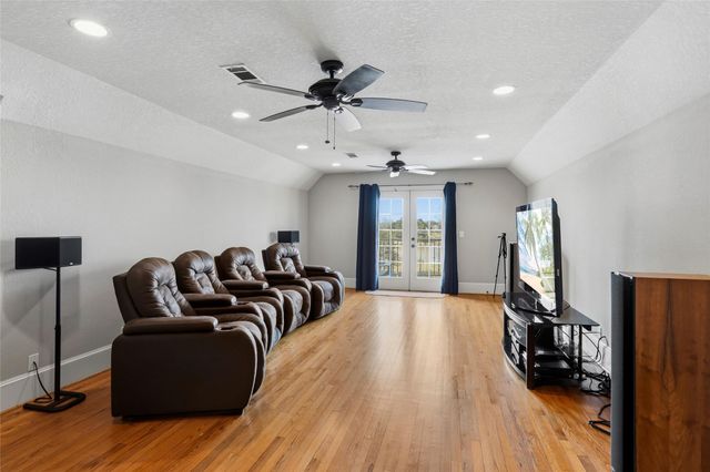 414 Lakeland Circle, Rosharon, TX 77583