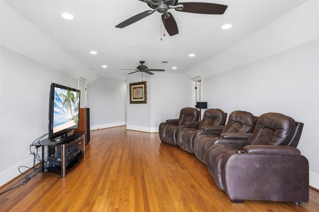 414 Lakeland Circle, Rosharon, TX 77583