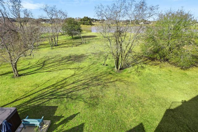 414 Lakeland Circle, Rosharon, TX 77583