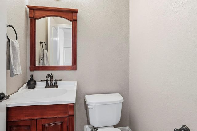 414 Lakeland Circle, Rosharon, TX 77583