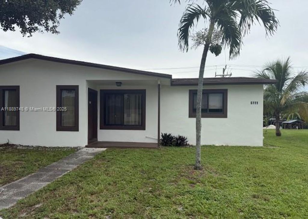 6111 SW 39th Ct 2, Davie, FL 33314