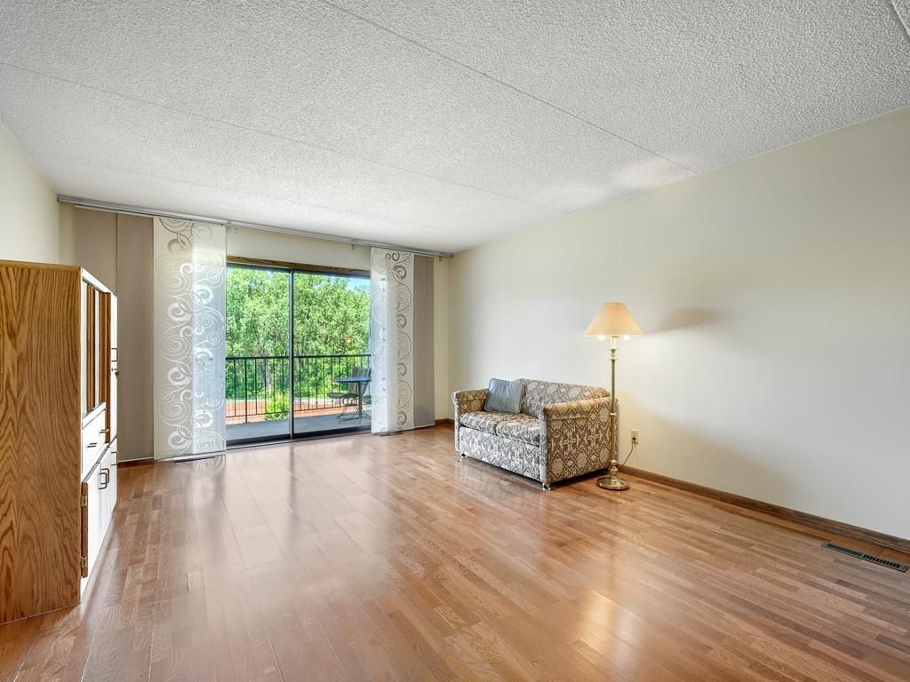 2455 Londin Lane E 322, Maplewood, MN 55119 — photo 3