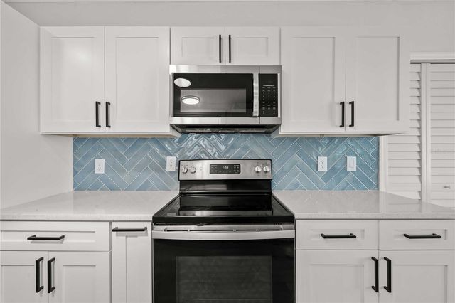 34010 ESTATES LANE, Wesley Chapel, FL 33543