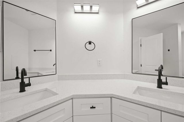 34010 ESTATES LANE, Wesley Chapel, FL 33543