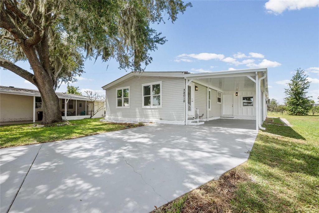 34010 ESTATES LANE, Wesley Chapel, FL 33543